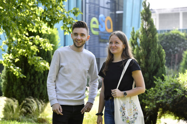 Étudiant et étudiante sur le campus de l'ESA (École Supérieure d'Agricultures) à Angers.