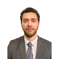 Quentin ALLARD Portrait de Quentin Allard, chargé des affaires publiques à la FESIC, sur un fond blanc